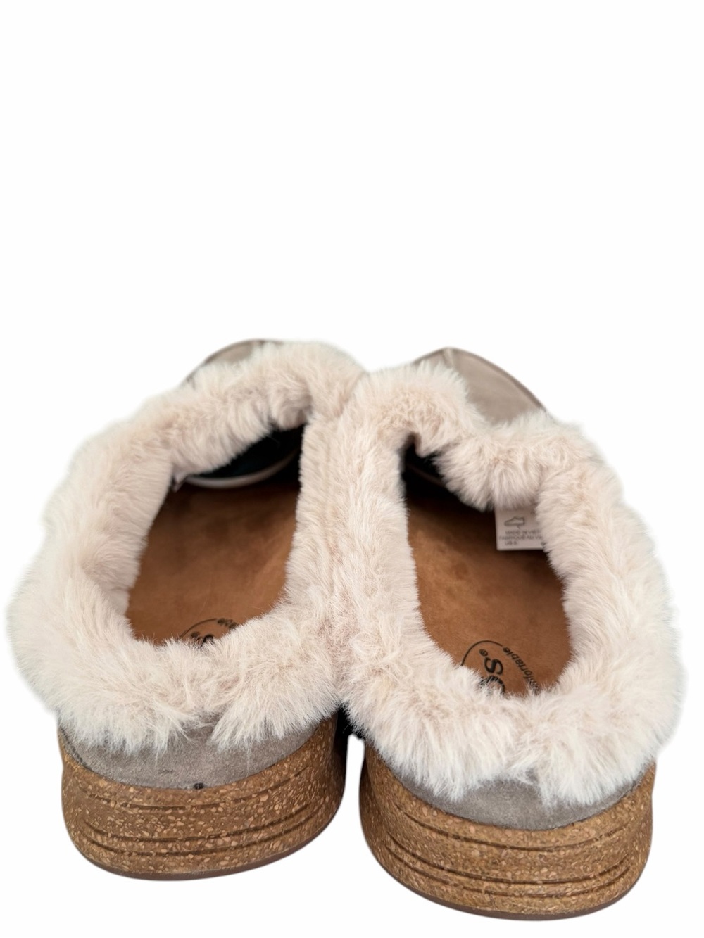 Taos Woman’s Future Cozy Clog Faux Fur Dark Taupe Suede Lining Size 8 - Picture 8 of 10